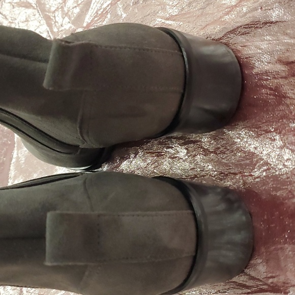 Cole Haan ankle boots size 8B - Picture 10 of 16